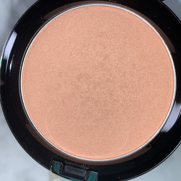 GOLDEN Alluring Aquatic Bronzer MAC Bronzing Powder - Picture 7 of 17